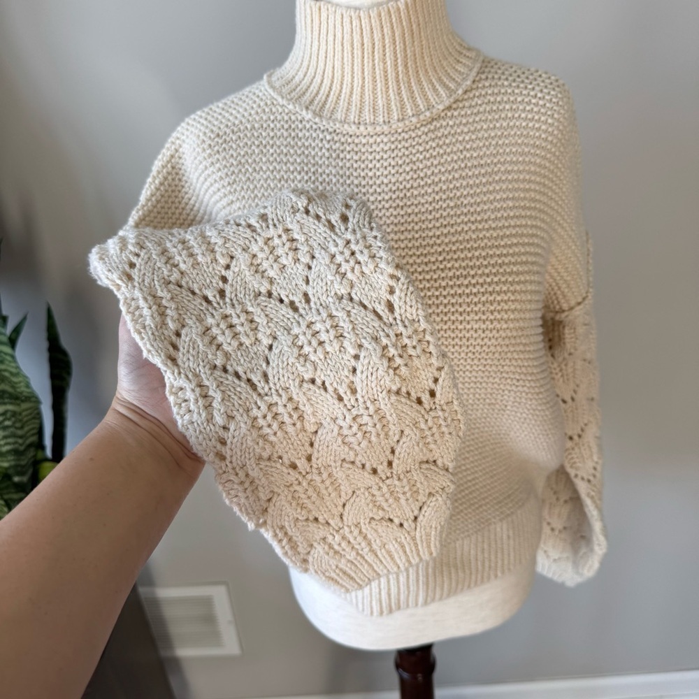 Like new! Universal Thread Cozy Cream Knit Turtleneck Sweater w/ Balloon Sleeves - Picture 5 of 7
